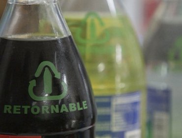 Presentan demanda contra supermercados Jumbo y Lider por incumplir ley que les obliga a vender botellas retornables en canales online