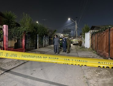 Investigan posible caso de parricidio y posterior suicidio en Puente Alto: hombre habría estrangulado a su madre de 83 años