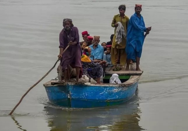 La “catástrofe climática” que tiene a casi la mitad de Pakistán bajo el agua y ha dejado casi 1.000 muertos