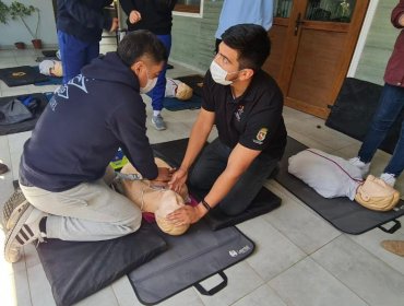 Espacios cardioprotegidos en Limache: Cuatro colegios municipales ya cuentan con desfibriladores para proteger a la comunidad