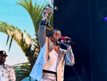 Bad Bunny marca histórico hito en los MTV VMAs 2022: Se convirtió en el primer cantante de habla no inglesa en ganar ‘Artistas del Año’