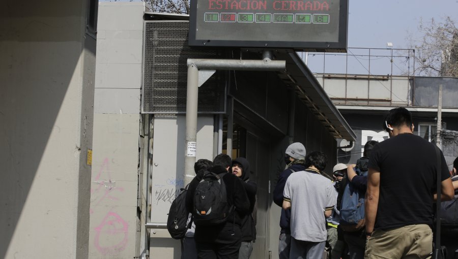 Persona no vidente fallece tras caer a la vías en Cerro Blanco: Siete estaciones de la Línea 2 del Metro se mantienen sin servicio