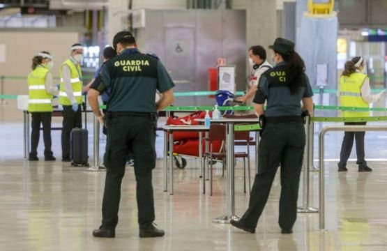 Unión Europea dificultará la entrada de turistas rusos con la suspensión de un acuerdo de visas con Moscú