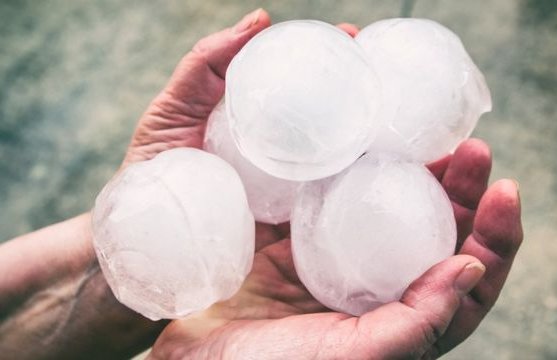 Por qué hay más tormentas de granizo con piedras más grandes como la que causó la muerte de una bebé en España