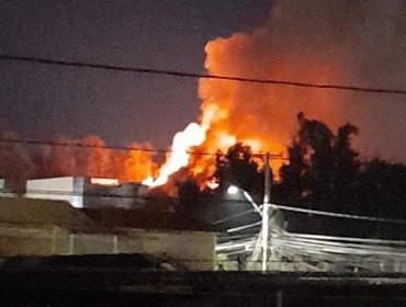 Incendio consumió dependencias del hospital psiquiátrico El Peral en Puente Alto: no se descarta intencionalidad