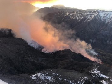 Declaran Alerta Roja para Molina por incendio forestal cercano a sectores poblados