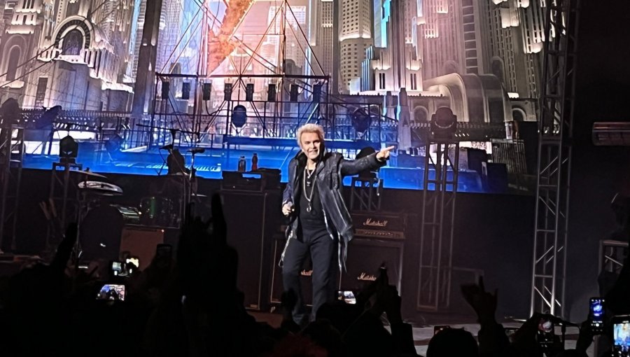 Billy Idol debió interrumpir su show por disturbios afuera del Caupolicán: “Fue una noche increíble: hubo gas y policías”