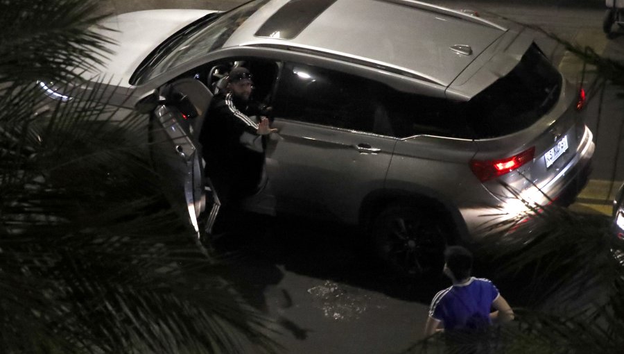 Reportan incidentes en los alrededores de Plaza Italia tras triunfo del «Rechazo» en el Plebiscito: vándalos lanzan piedras a autos