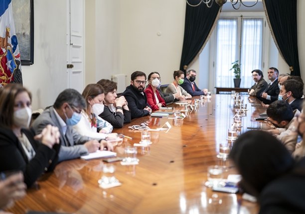 Tras cita en La Moneda: Este miércoles comenzarán las reuniones para avanzar en acuerdo para un nuevo proceso constituyente