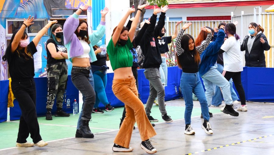 Con Kpop Dance motivan a estudiantes de la U. de Playa Ancha a practicar actividades físicas