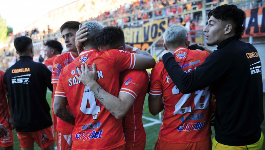 Cobreloa derrota sobre la hora a Barnechea y se acerca a Magallanes en la cima de la Primera B