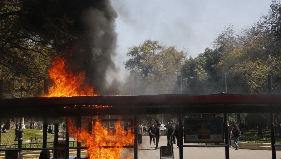 Gobierno presenta seis querellas por hechos de violencia en el centro de Santiago: 45 personas han sido detenidas en las últimas dos jornadas