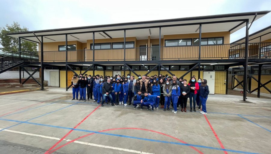 Colegio municipal de Limache inaugura nuevas salas de clases: construyeron segundo piso e implementaron nuevo equipamiento