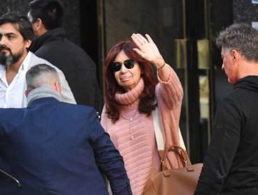 Nuevas imágenes de cámaras de seguridad sugieren que ataque contra Cristina Fernández fue planificado y con acuerdo previo