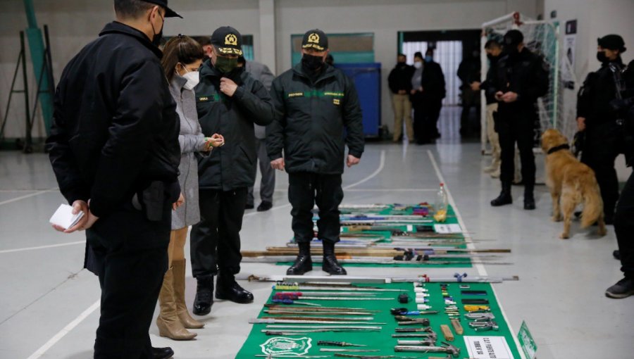 Incautan 846 armas blancas y 464 celulares en masivo allanamiento simultáneo a 35 cárceles del país