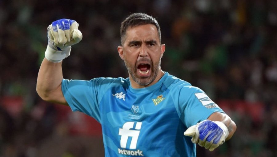 Claudio Bravo regresó al arco del Betis con buen triunfo en el debut en Europa League