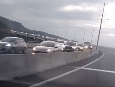 Alta congestión vehicular origina accidente de tránsito en la autopista Troncal Sur, en dirección a Viña del Mar