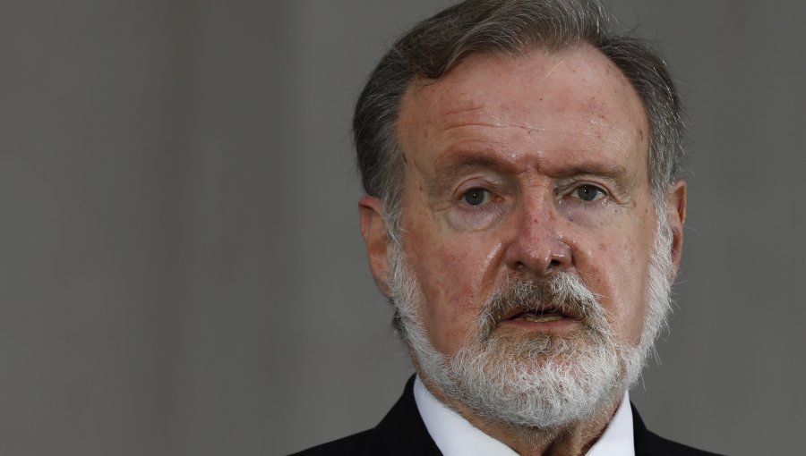 Cancillería llamó a embajador argentino para manifestar molestia por dichos sobre la derecha y el Plebiscito