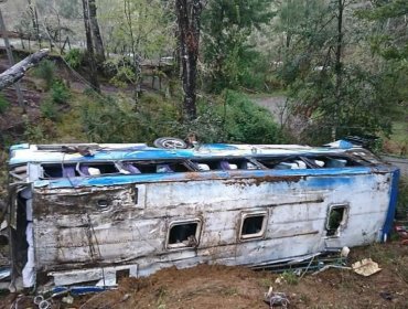 Una mujer fallecida y 34 heridos deja grave accidente en Osorno: bus desbarrancó en el sector Loma de la Piedra