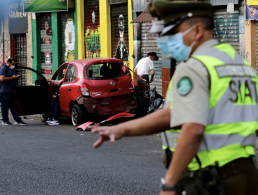 Auto de Seguridad Ciudadana de Ñuñoa chocó contra casa en Peñalolén
