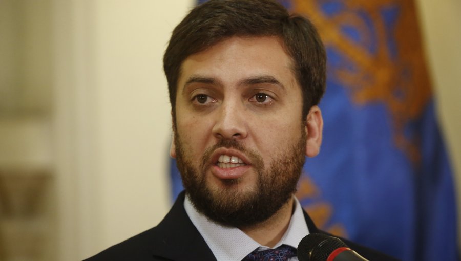 Presidente de la Cámara asegura que el Gobierno "debe estar" en diálogo constitucional, pero "sin vocerías, ni opinión"