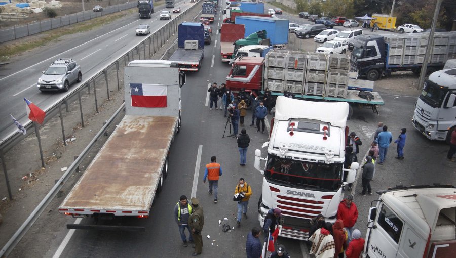 Gobierno desiste de querellas por Ley de Seguridad del Estado en contra de camioneros que bloquearon rutas en abril