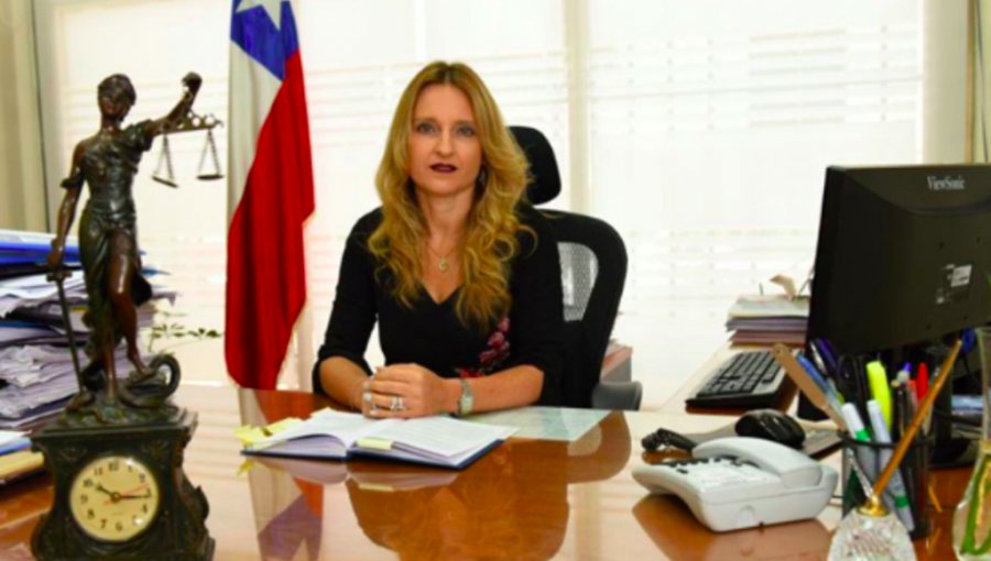 Ministra Romy Rutherford notificó procesamiento a cinco generales en retiro del Ejército por malversación de caudales públicos