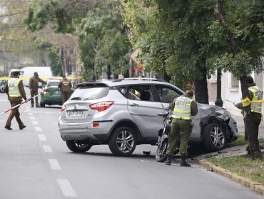 Carabinero de franco que se trasladaba en motocicleta falleció tras accidente de tránsito en Providencia