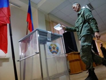 Comienzan los criticados referendos en los territorios ucranianos ocupados en los que se vota la anexión a Rusia