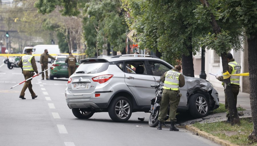 Carabinero de franco que se trasladaba en motocicleta falleció tras accidente de tránsito en Providencia