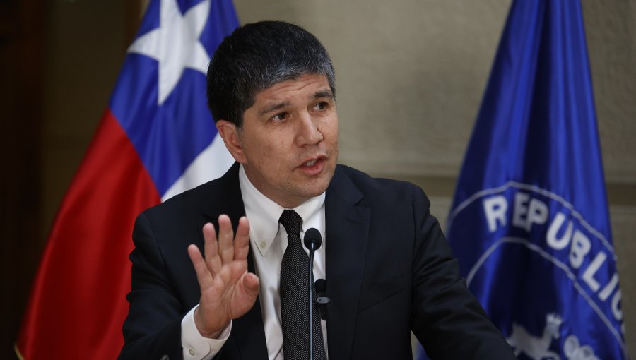 Subsecretario Monsalve asegura que la ministra Fernández "nunca fue informada de que había sido hackeado" el EMCO