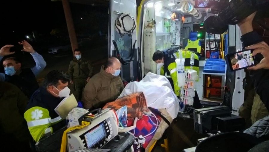 Carabinero baleado en Victoria es trasladado en avión ambulancia hasta Santiago