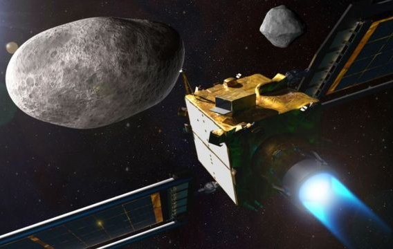 Cómo es la misión DART de la NASA que busca chocar contra un asteroide para "defender la Tierra"