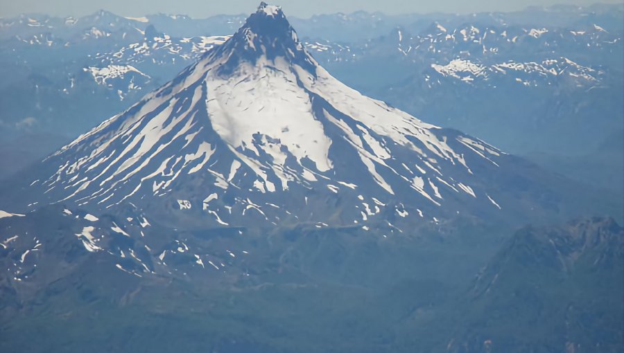 Tres militares permanecen extraviados en el volcán Puntiagudo de Puerto Octay