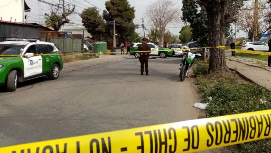 Dos adolescentes fueron detenidos tras ser sorprendidos portando un arma en Recoleta: uno disparó contra carabineros