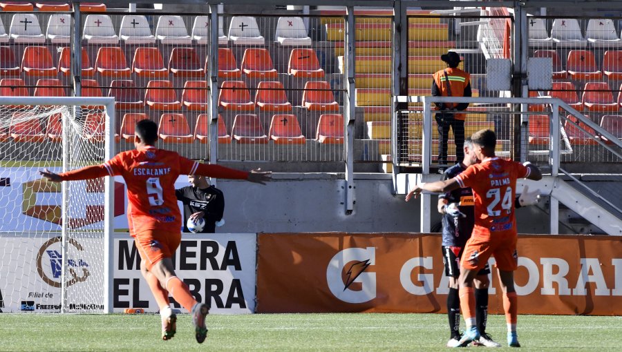 Cobreloa derrotó a U. San Felipe y le arrebató el liderato a Magallanes en la Primera B