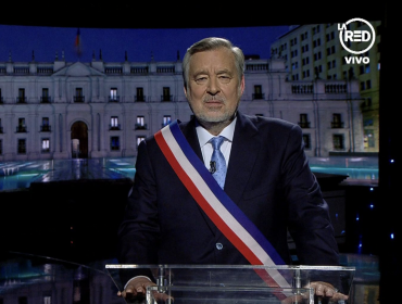 Con banda presidencial incluida, Alejandro Guillier debutó en la conducción del regreso de “Mentiras Verdaderas”