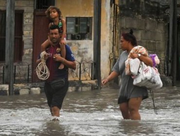 Huracán Ian se dirige a Florida como ciclón de categoría 3 tras dejar importantes destrozos a su paso por Cuba