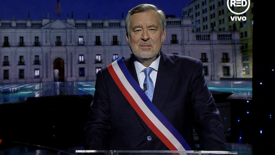 Con banda presidencial incluida, Alejandro Guillier debutó en la conducción del regreso de “Mentiras Verdaderas”
