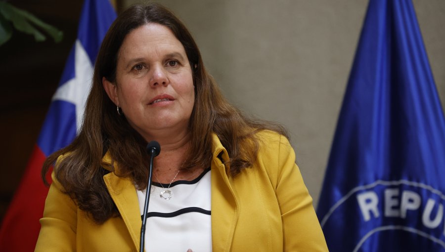 Ministra Fernández dice que se llevará a cabo un sumario interno por el contenido de los correos hackeados al EMCO