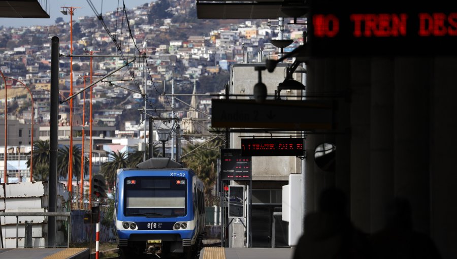 Ministerio de Obras Públicas fijó para 2025 la licitación del proyecto del tren Valparaíso - Santiago