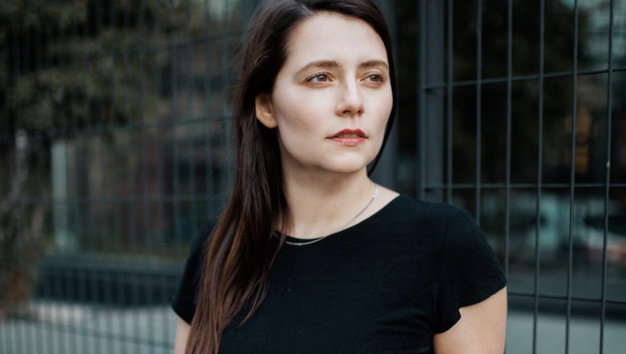 Magdalena Müller encantó al estrenar radical cambio de look para nueva teleserie diurna de Mega
