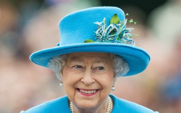 Certificado de defunción detalla que la causa de muerte de la reina Isabel II fue la "vejez"