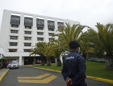 Paciente de 72 años muere tras escapar de la Unidad de Psiquiatría del Hospital Naval de Viña del Mar: saltó una reja de 4 metros