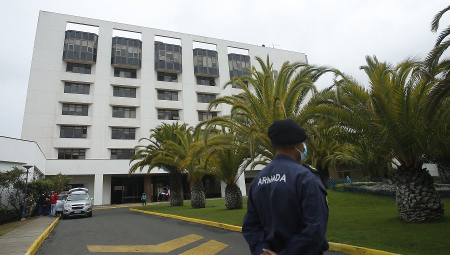 Paciente de 72 años muere tras escapar de la Unidad de Psiquiatría del Hospital Naval de Viña del Mar: saltó una reja de 4 metros