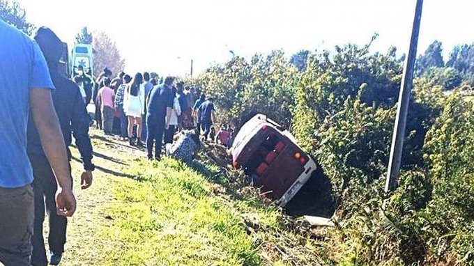 Cañete: Bus con dializados vuelca en plena carretera dejando 11 heridos y 4 fallecidos