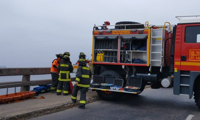 Viña del Mar: Mujer cae al menos 20 metros desde Puente Capuchinos a roqueríos