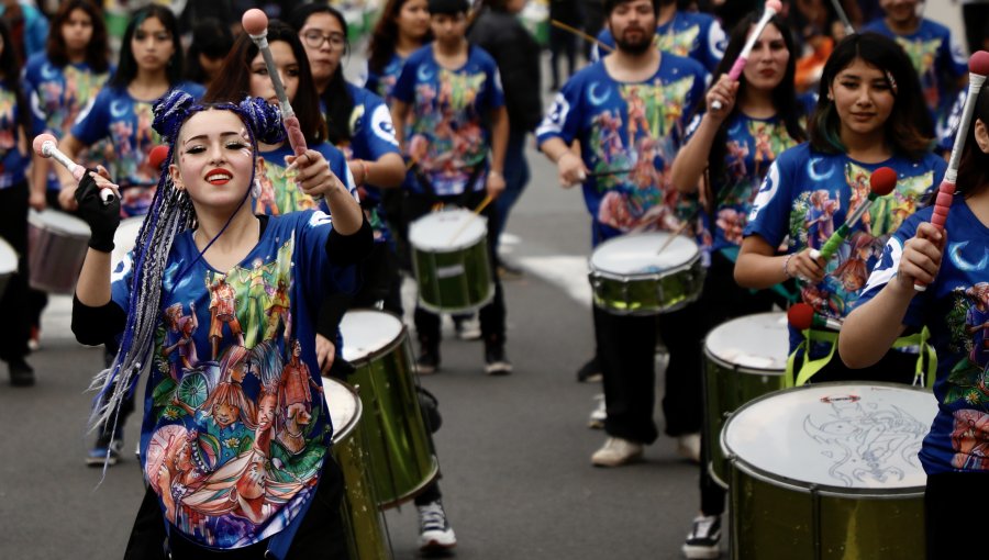 Fotos: Carnaval de los Mil Tambores se tomó las calles de Valparaíso este fin de semana