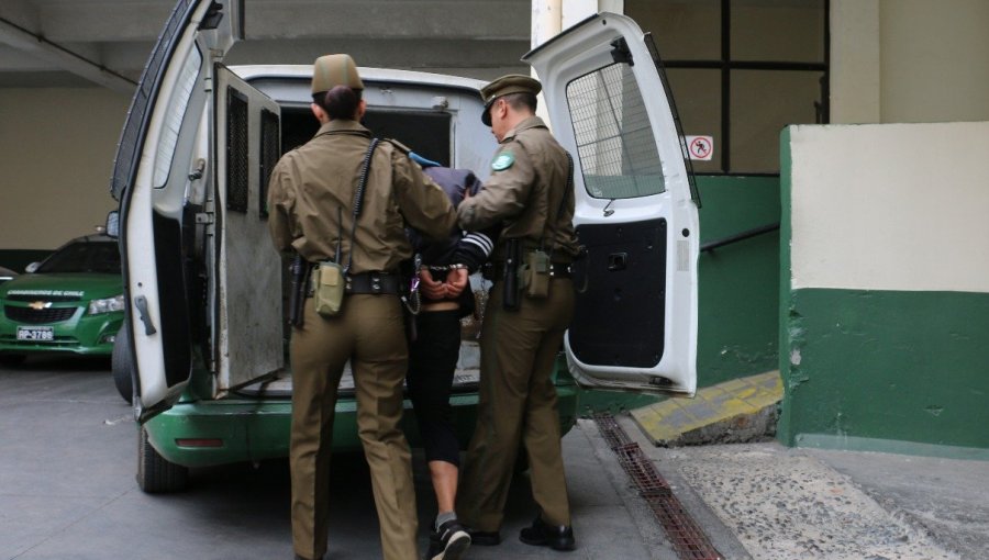 Cuatro adolescentes fueron detenidos tras encerrona a taxista e intento de atropello a carabinero en Lo Prado