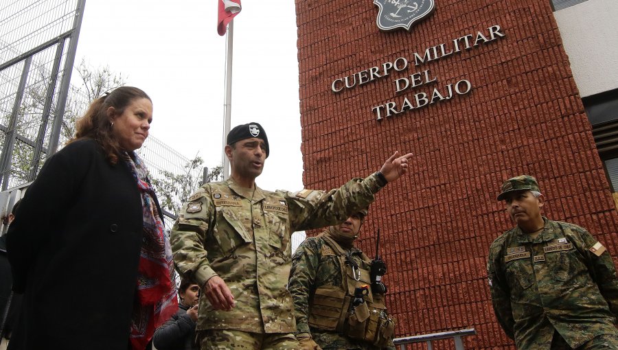 Ministra de Defensa tildó de "inaceptable" el ataque a militares durante incidentes en el INBA y anunció querella